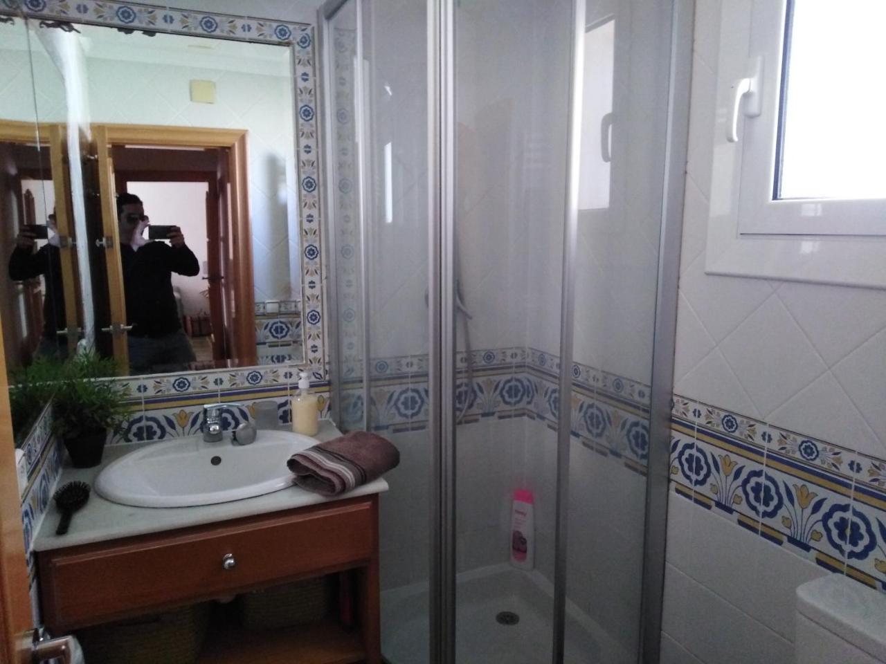 Private Rooms - Airport Sant Boi de Llobregat Luaran gambar